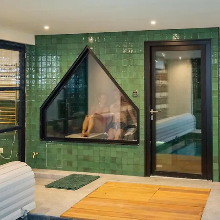 La Ferme 1802 Апартаменты Sainghin-en-Melantois