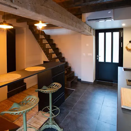 La Ferme 1802 Апартаменты Sainghin-en-Melantois